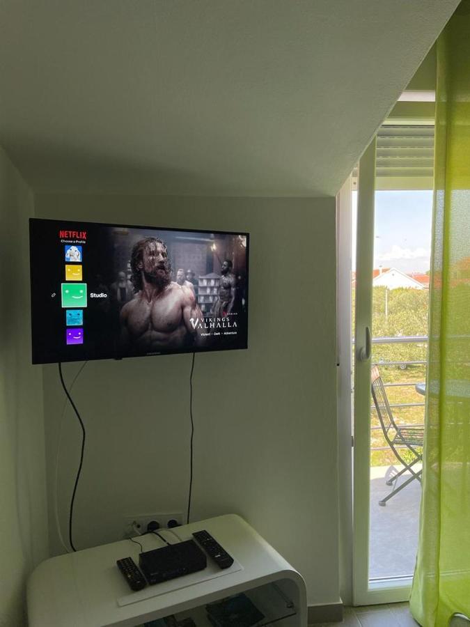 Gabi Rooms & Studio Apartment Lozovac Eksteriør billede