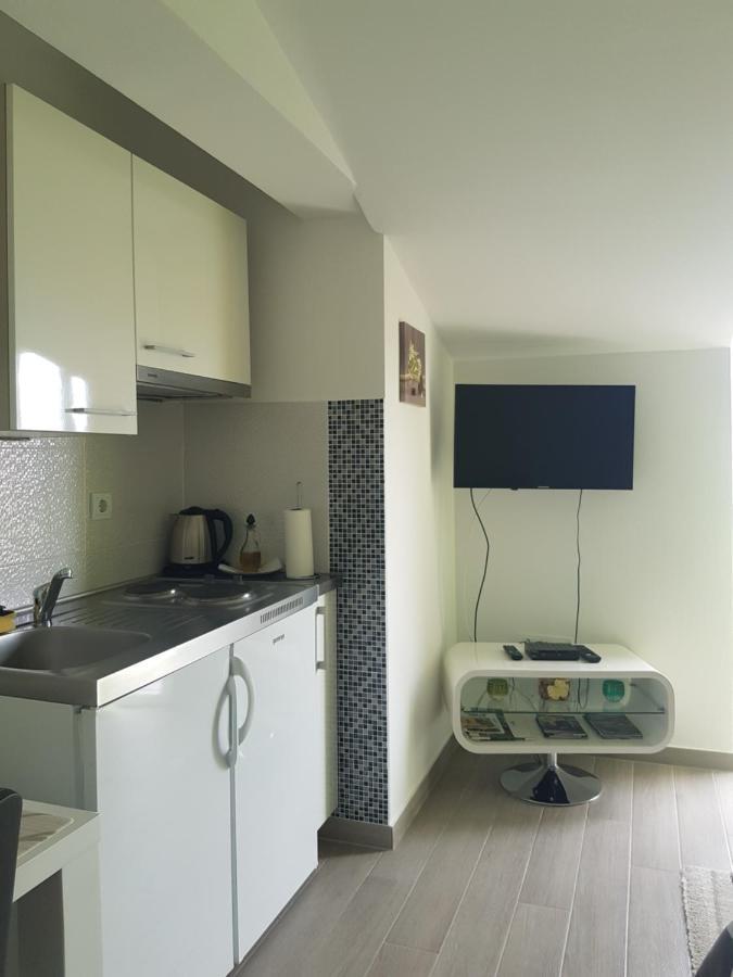 Gabi Rooms & Studio Apartment Lozovac Eksteriør billede